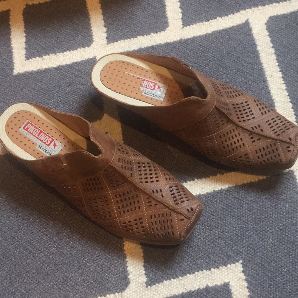 Pikolinos leather mule